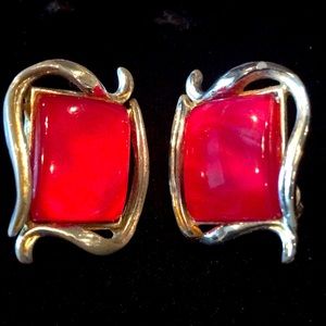 🌶3/$20 Red Moonglow Coro Thermoset Earrings